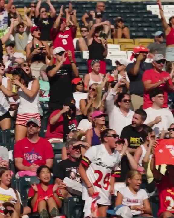 This crowd is DEFINITELY for the Maryland Charm